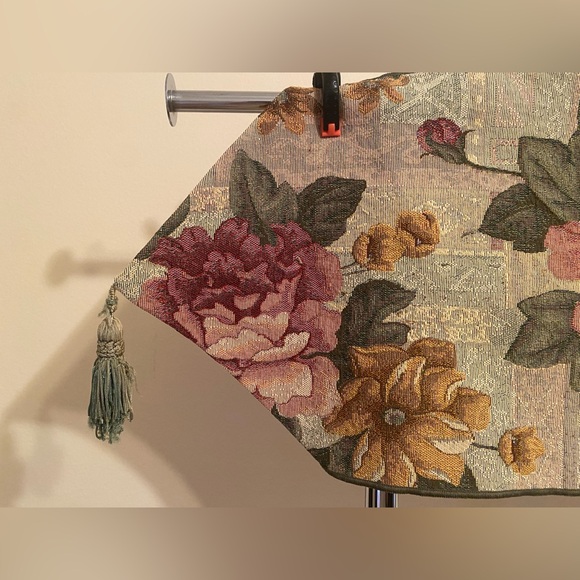 Vintage Rose Floral Tapestry Table Runner 70" x 13"  Linen Blend - Picture 3 of 9